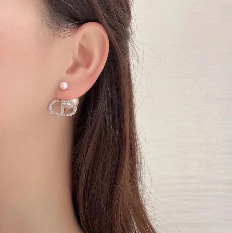 chr1st1an D10r earrings